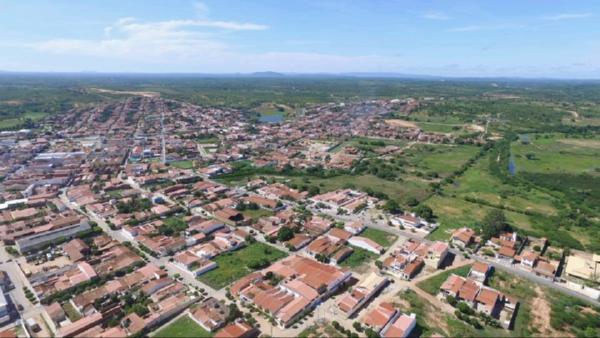 A Prefeitura de Cedro publicou o edital nº 001/2026 com 142 vagas, entre imediatas e cadastro reserva, contemplando todos os níveis de escolaridade.