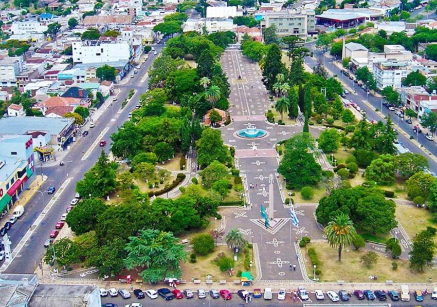 A Prefeitura de Sant’Ana do Livramento, no Rio Grande do Sul, abriu processo seletivo simplificado com 54 vagas imediatas, além de cadastro reserva, para contratação temporária.