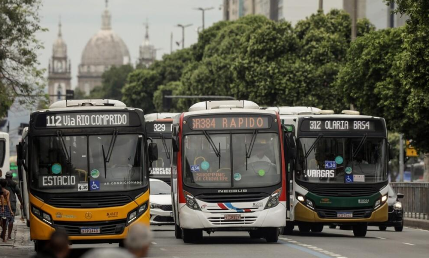 A Companhia Municipal de Transportes Coletivos (CMTC Mobi-Rio) abriu novo processo seletivo com salários básicos de até R$ 3.420.
