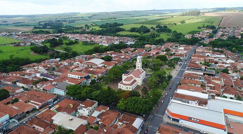 A Prefeitura de Dois Córregos, em São Paulo, publicou edital com 21 vagas imediatas, além de cadastro reserva, contemplando todos os níveis de escolaridade.
