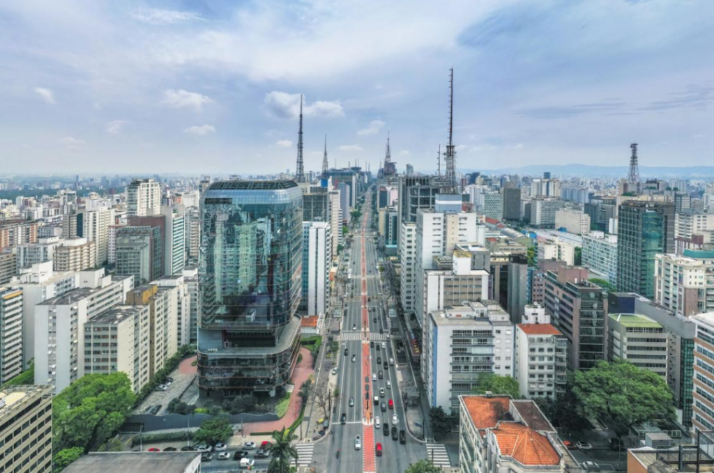 A Prefeitura de Guarulhos publicou novos editais com 20 vagas imediatas, além de cadastro reserva, para diferentes níveis de escolaridade.