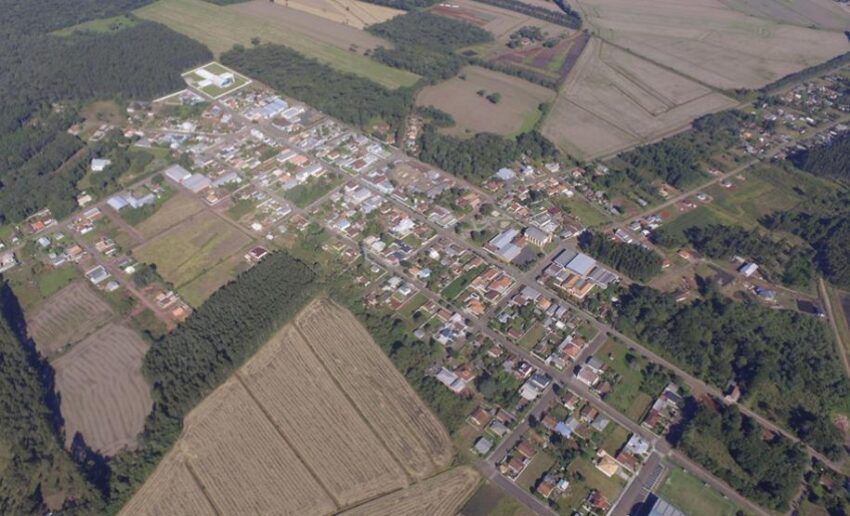 A Prefeitura de Paula Freitas publicou edital com 23 vagas imediatas, além de cadastro reserva, para cargos de todos os níveis de escolaridade.