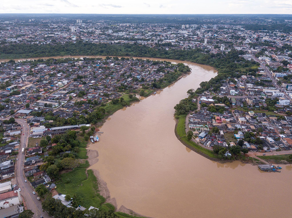 A Prefeitura de Rio Branco, no Acre, abriu processo seletivo com vagas para diferentes níveis de escolaridade, com salários que podem chegar a R$ 5.500.