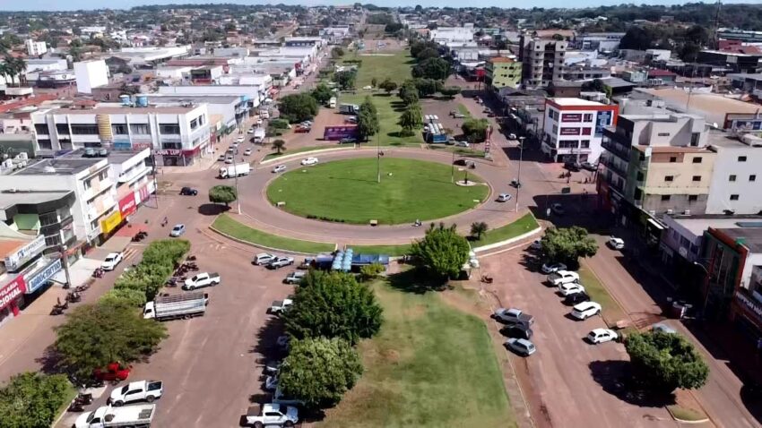 A Prefeitura de Rolim de Moura, em Rondônia, abriu processo seletivo simplificado para atuar na área da educação, com oportunidades voltadas principalmente para apoio escolar.